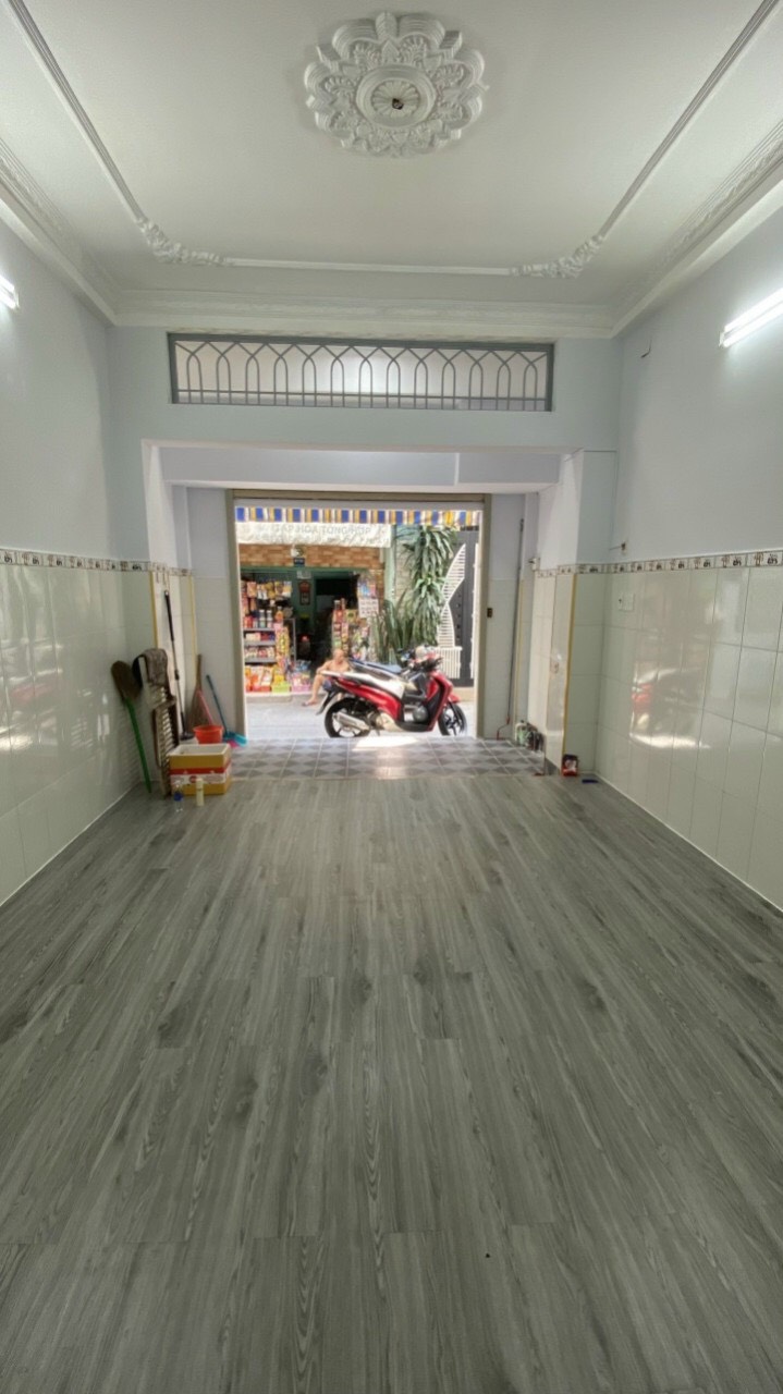 6.2 TỶ ! BÁN GẤP NHÀ ĐƯỜNG BÌNH THỚI, QUẬN 11 (4m x 14.9m - NỞ HẬU) (MT 1063)