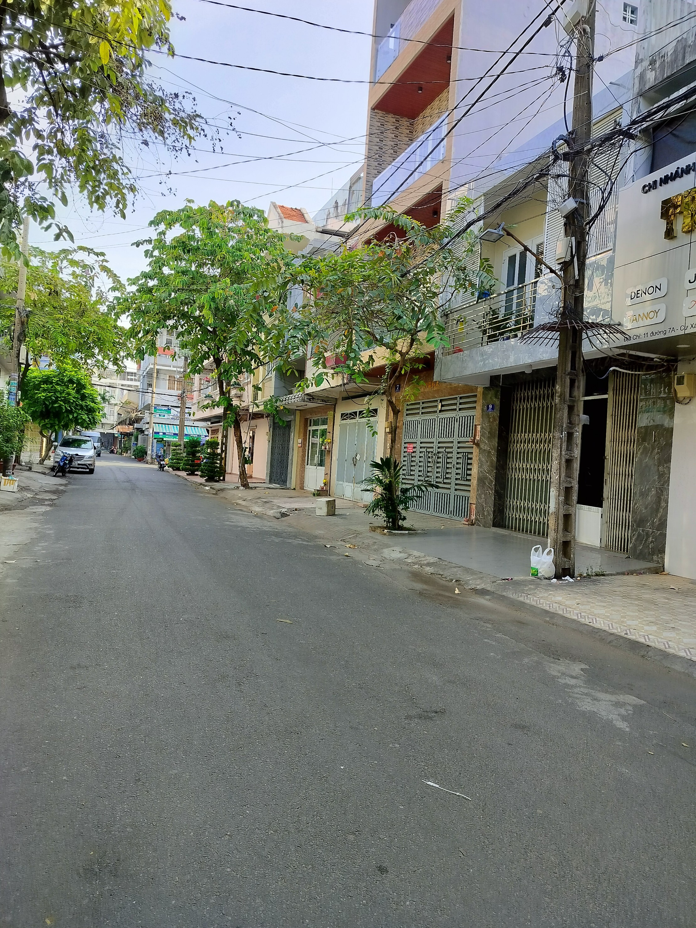 BÁN NHÀ ĐẸP 4 TẦNG – MTNB ĐƯỜNG NHỰA LẠC LONG QUÂN QUẬN 11 – DT VUÔNG VỨC (4mx16m) – GIÁ 11.5 TỶ ! (MT 1810)
