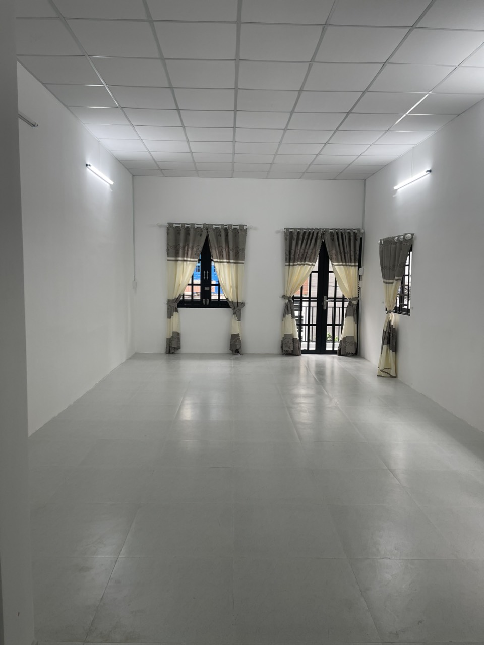 5.4 TỶ! NHÀ MỚI 2 TẦNG (4.6m x 10m. NỞ HẬU L) GẦN ĐẦM SEN, QUẬN 11 (MT 1437)