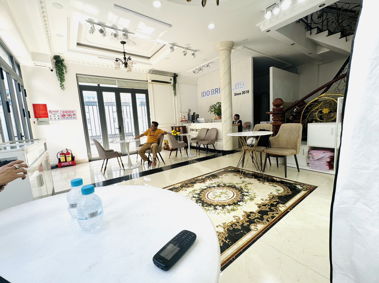 18 TỶ! MTNB 8m PHẠM VĂN HAI – CMT8, TÂN BÌNH. GIÁP Q10 (8.1m x 13.5m) 3 TẦNG MỚI (MT 1757)