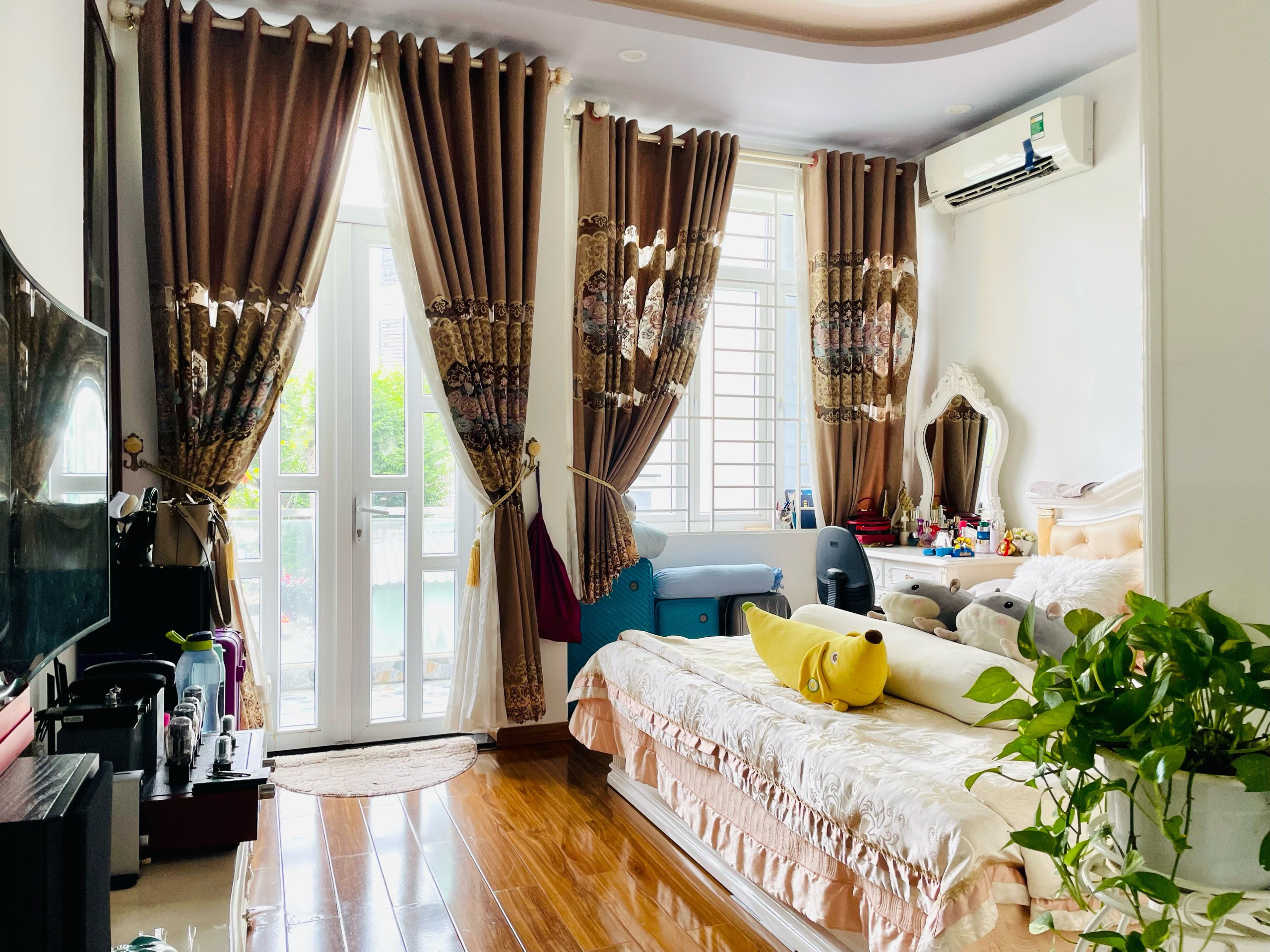 BÁN NHÀ ĐẸP 3 TẦNG-  MTNB KHU KD ĐƯỜNG LẠC LONG QUÂN QUẬN 11 – DT 4.2x17m (VUÔNG VỨC). GIÁ 10.7 TỶ! (MT 1794)