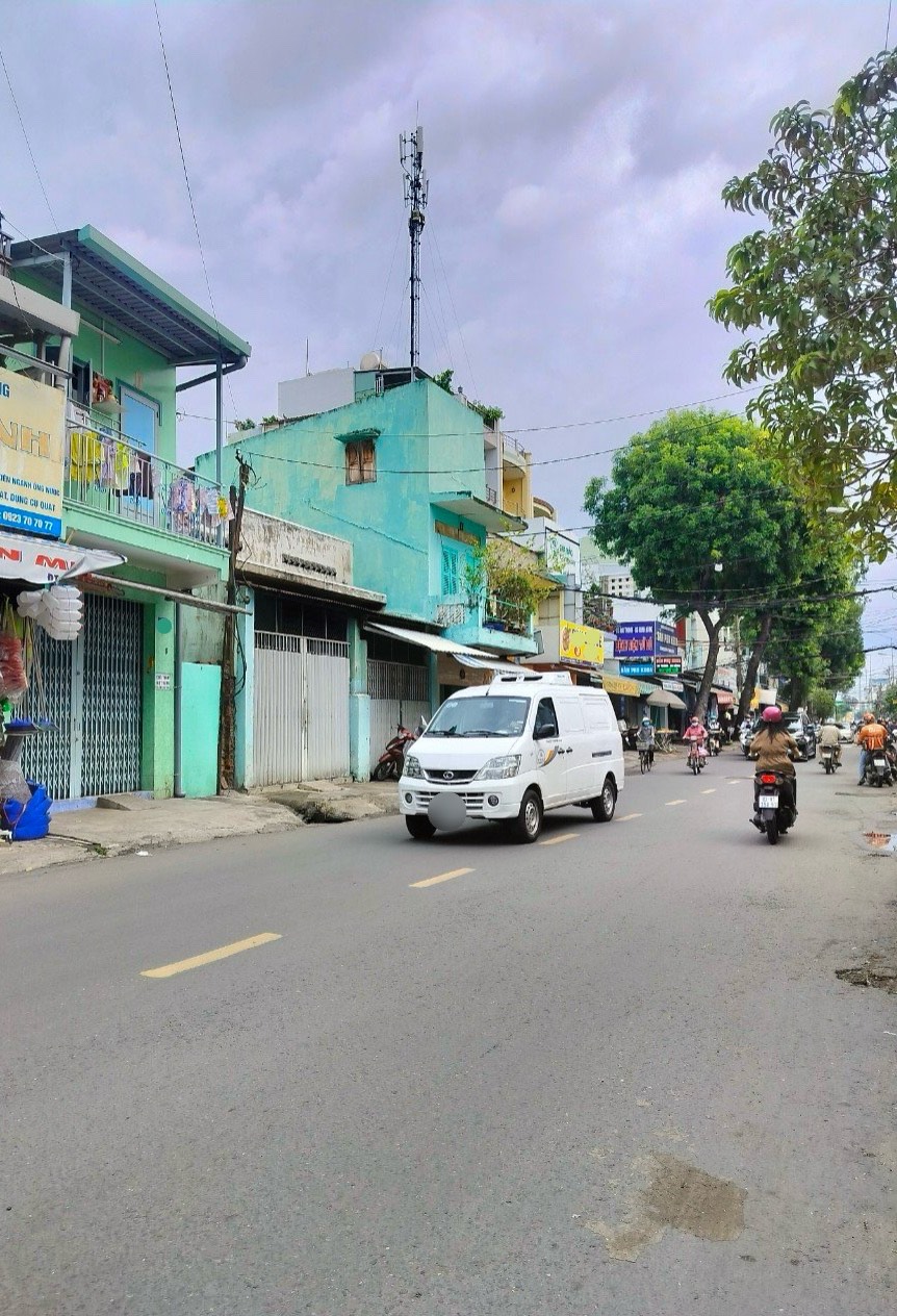 12 Tỷ ! MTKD ĐƯỜNG NHỰA 20m – gần ĐẦM SEN Quận 11 – DT LỚN (3.5x25m)  (MT 2033)