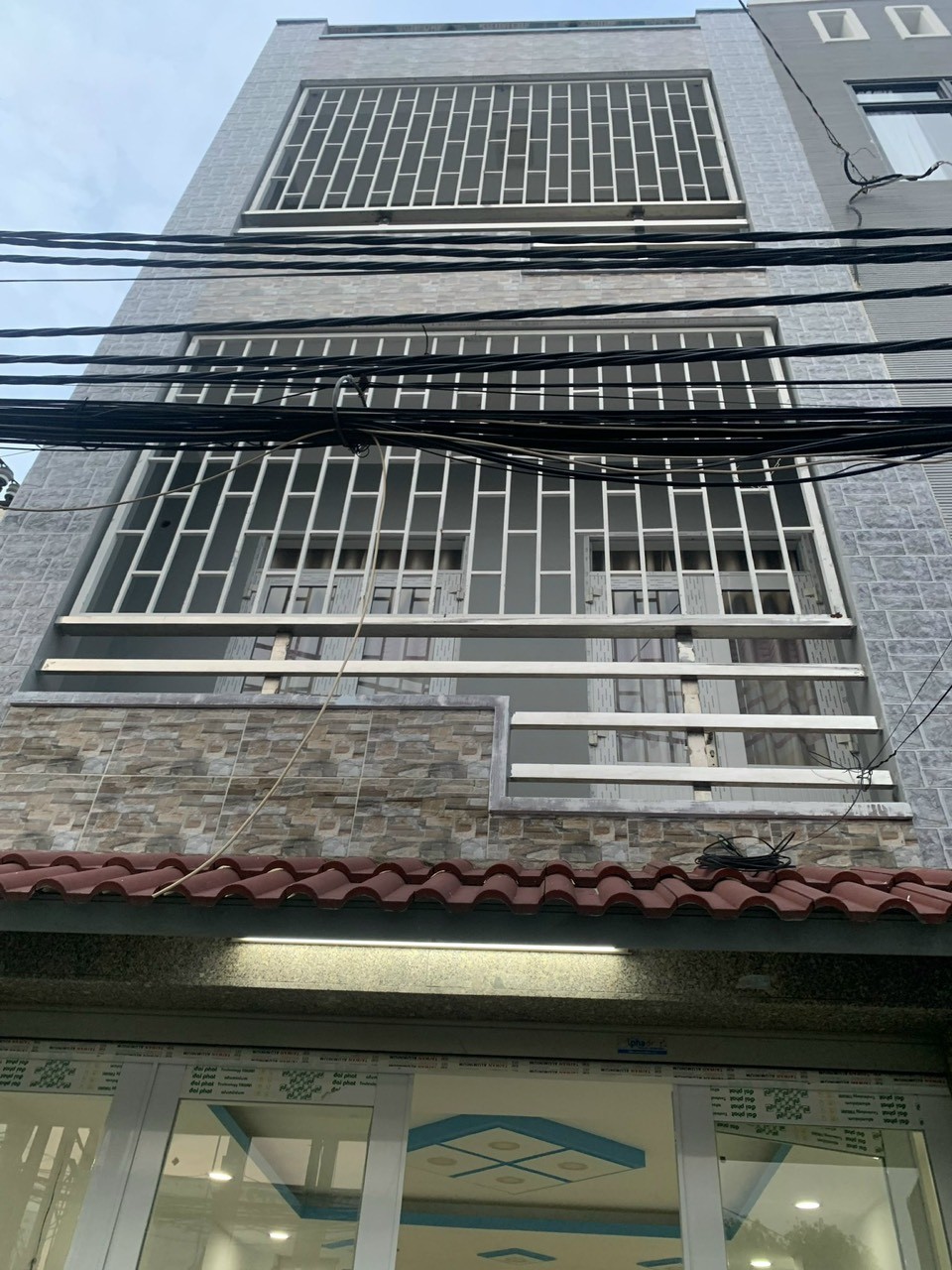 8.35 Tỷ ! MTKD ĐƯỜNG NHỰA 10M – gần ĐẦM SEN NƯỚC – Nhà MỚI ĐẸP - DT (4.1m x 13m) (MT 2070)