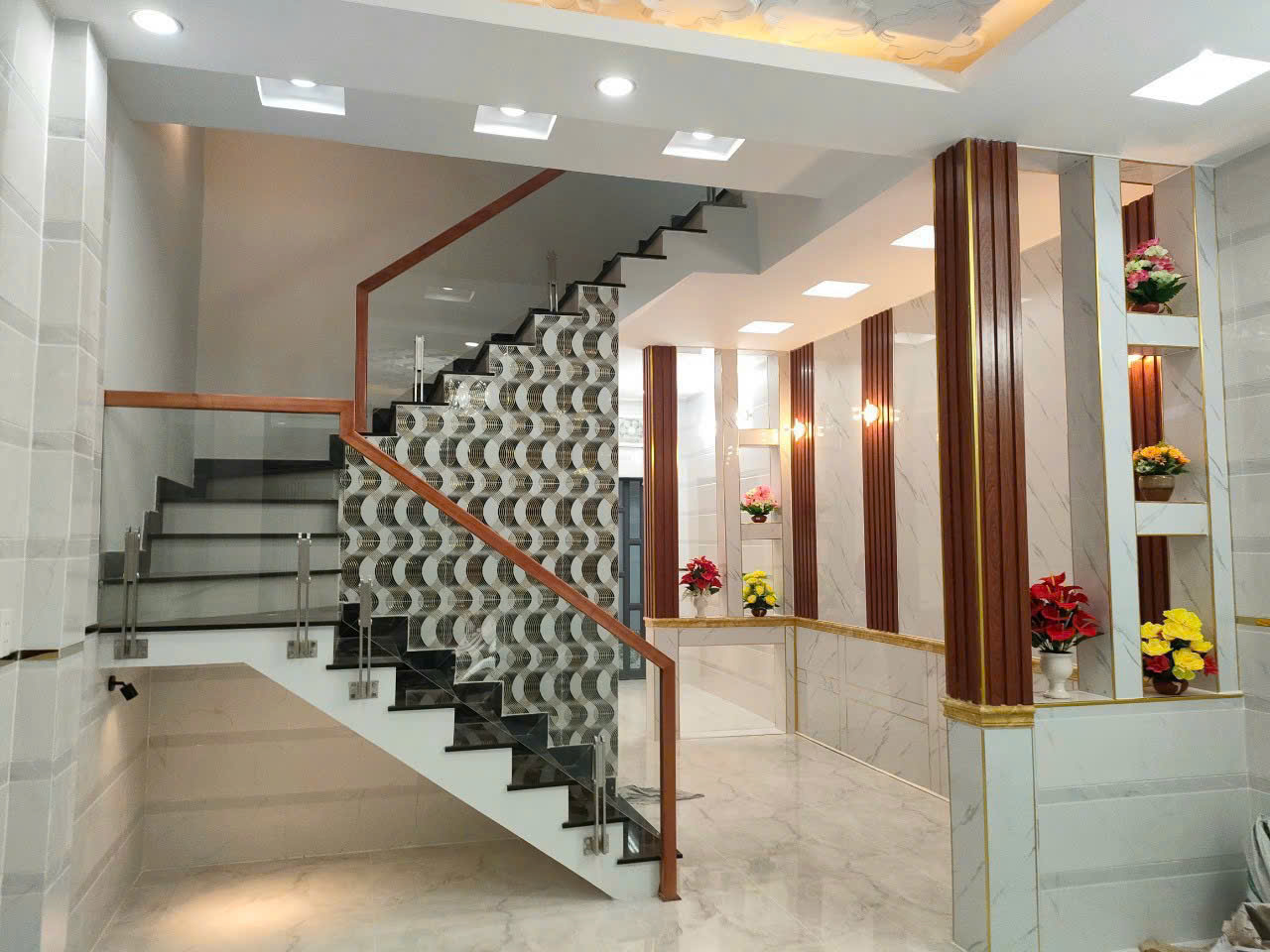 6.65 Tỷ ! Nhà ĐẸP 4 Tầng (4.4x11m)_Hẻm đường 4m, Quận 11_Giáp Ranh Quận 10 (MT 3054)