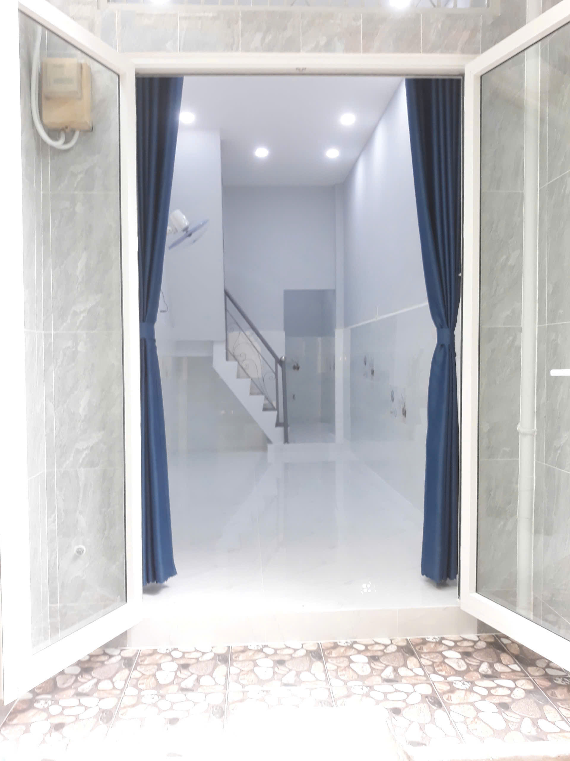 2.95 ! NHÀ 2 TẦNG NHỎ XINH_HẺM ĐƯỜNG LẠC LONG QUÂN, Tân Bình (MT 3060)