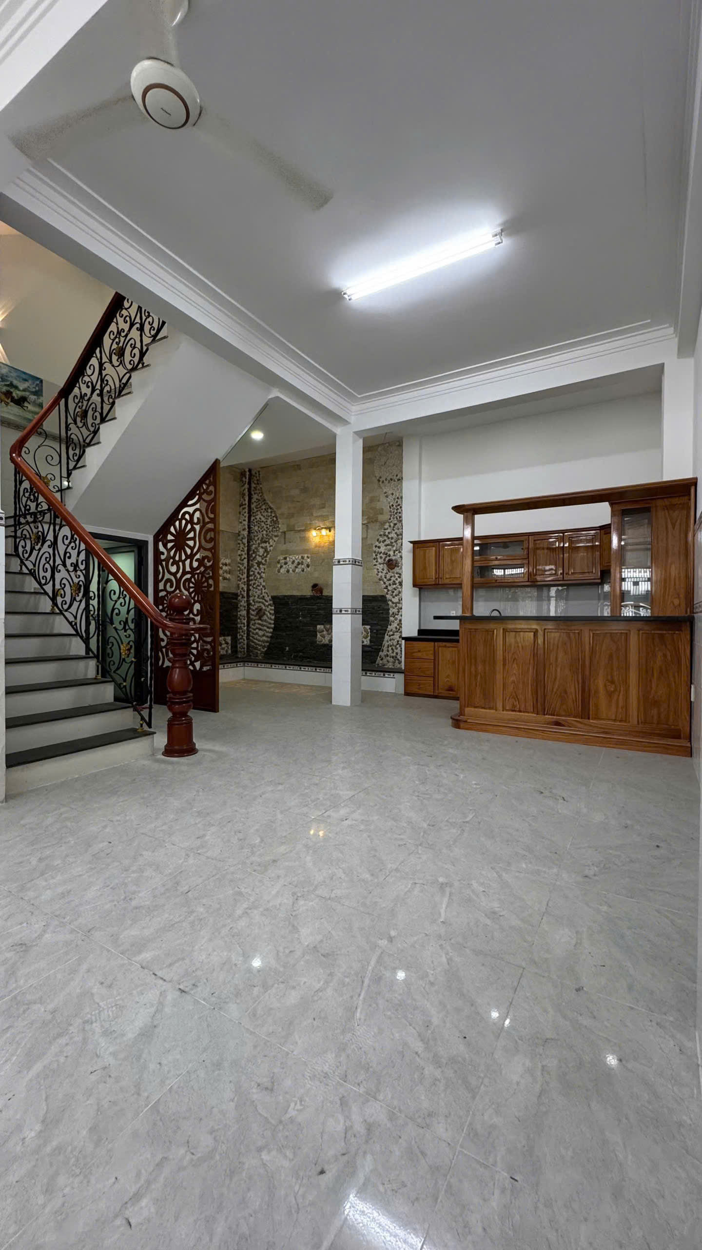 15 TỶ ! NHÀ ĐẸP 4 TẦNG MỚI XÂY Gần NGÃ TƯ HOÀ BÌNH_LUỸ BÁN BÍCH – DT LỚN (7x18m) (MT 3099)
