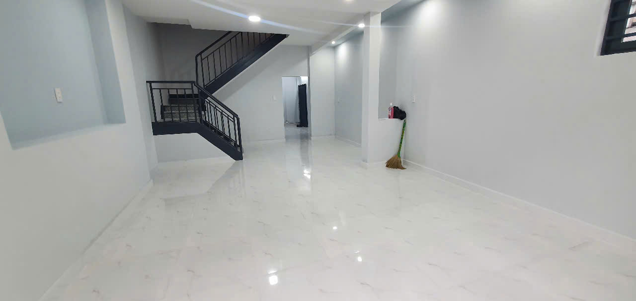 7.2 TỶ! GÓC 3 MT GIÁP LÊ ĐẠI HÀNH, QUẬN 11 – DT Vuông Vức (4.8m x 13m) (MT 1360)