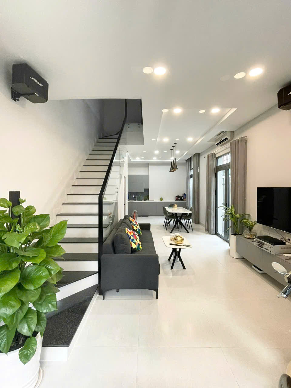 9.95 TỶ ! NHÀ ĐẸP 4 TẦNG_ CĂN GÓC HXH GẦN ÂU CƠ, Tân Phú_Giáp Q11– DT (5x14m) – XE HƠI TỚI NHÀ (MT 3153)